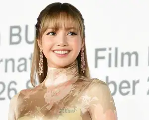 BLACKPINK’s Lisa Apologizes for Using Racially Derogatory Expression as Trainee: “I Didn’t Know What It Meant at the Time”