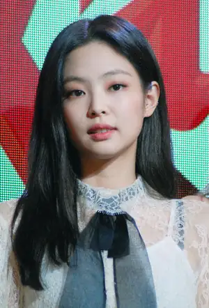 【韓流】BLACKPINKジェニー、両足の甲に天使のタトゥー