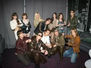 「BTS」＆「LE SSERAFIM」、グローバルステージでのうれしい団体ショット