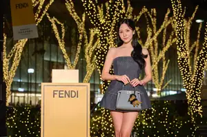 TWICE・MINA、イルミネーション点灯式に登場!「今日が一番の思い出になるんじゃないかな」