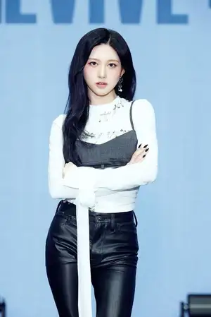 IVE’s Gaeul Faces Yang Narae in Netflix Brain Battle