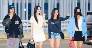 [Photo] ILLIT waves charming morning greeting - CHOSUNBIZ