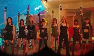 TWICE Sets New Record On Billboard 200 For K-Pop Girl Groups