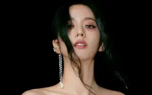 BLACKPINKのジスは9月上旬にソロシングルをリリースした。