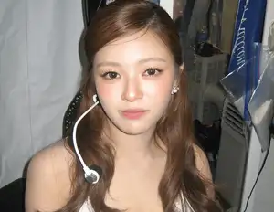 TWICEジョンヨン、JYP退所発表後初投稿でカモシカ級美脚披露「スタイル異次元」しっとり大人ビジュで美人度マシマシ