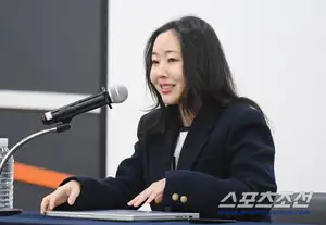 Who Created NewJeans? Min Hee-jin and Source Music Clash Deepens... 500 Million Won Trial Enters 7th Hearing Today (21st)