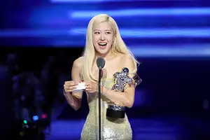 【2025 MTV VMAs】ロゼ、<年間最優秀楽曲賞>受賞スピーチで“とても個人的な”恐れを告白