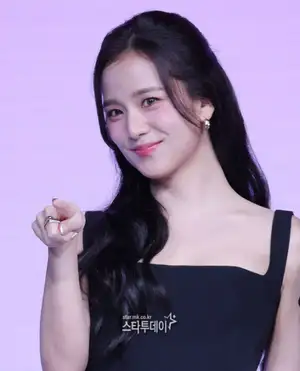 BLACKPINK Jisoo on 10th Anniversary Tears: “Please Don’t Read Too Much Into It... I Ask You to Refrain from Speculation”