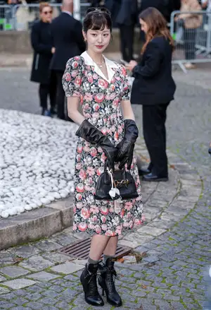 IVE ウォニョン、ミュウミュウを纏って魅せる愛らしい瞬間。【今週のK-Fashion】