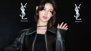 NewJeans’ Danielle Dons Little Black Dress With Edgy Details for Yves Saint Laurent’s Beauté Pop-up Opening
