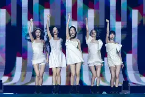 LE SSERAFIM "ANTIFRAGILE" (LIFE K-Pop Review)