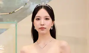 TWICEのMINAが大阪で笑顔 実家帰省時に食べたいのは「母のオムライス」