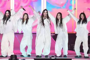 All 5 Members of NewJeans Reportedly Plan to Return to Label