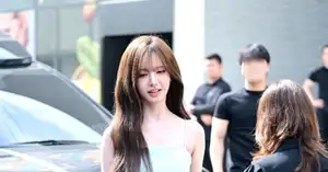 [Photo] IVE Liz shows off dazzling beauty on arrival - CHOSUNBIZ