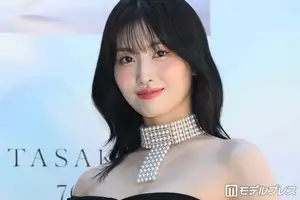 TWICEモモ、へそ出しデニムパーカーから引き締まった美ウエスト披露「腹筋が綺麗すぎる」「クールビューティー」（モデルプレス）