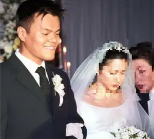 元妻に“生涯月200万の生活費仕送り”…TWICE生みの親、無名時代から16年支えた初恋相手と離婚し異例の約束