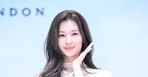 [Photo] TWICE Sana flashes pure white smile - CHOSUNBIZ