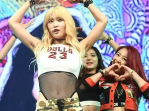 「TWICE」日本人メンバーのモモ、「韓国語ができなくて、意志疎通が大変だった」