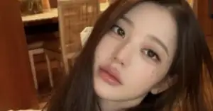 IVE Jang Wonyoung shows natural charm in casual SNS selfies - CHOSUNBIZ