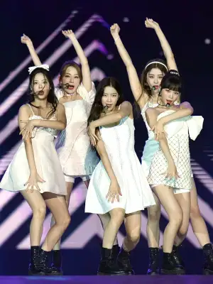 LE SSERAFIM: Photos Of The Rising K-Pop Band Over The Years
