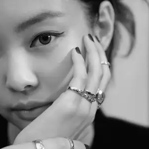シャネル“ココ クラッシュ”のキャンペーンにBLACKPINKジェニーが登場!