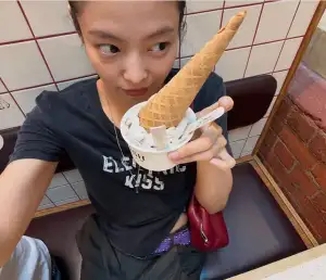 BLACKPINK's Jennie reveals unexpected charm in natural look