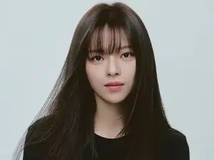 TWICEジョンヨンがガラリと大変身!“女優オーラ”漂うシックな新プロフィール写真を披露【写真】