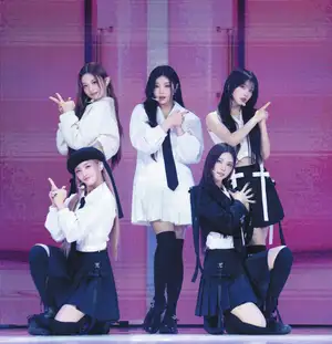 韓国5人組ガールグループ「ILLIT」、”マグネティックハートダンス”披露 日本人メンバーMOKA「多くの方にILLITの魅力伝えたい」