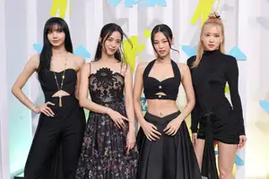 BLACKPINK Shops for Their Own ‘Born Pink’ Exclusive Box Sets at Target: Watch