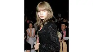 ギャラリー:セリーヌの2020春夏メンズ・コレクションにBLACKPINKのLISAや気鋭ミュージシャンが来場!