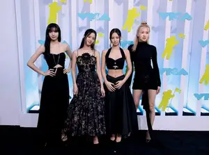 BLACKPINKの10周年を巡る騒動を受け、リサが自身の見解を表明した。
