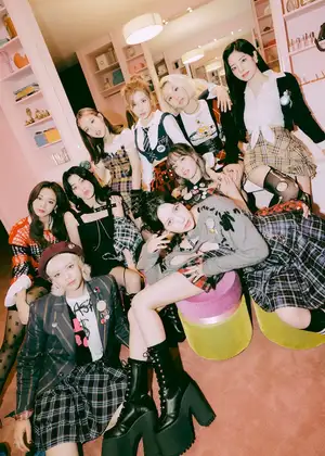 TWICEが全編英詞曲でキュートにダンスパーティへ、The StereotypesとYves Vのリミックスも収録