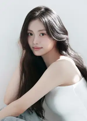 ‘Kim Garam Leaves LE SSERAFIM,’ New Profile Released as She Begins Full-Fledged Acting Career