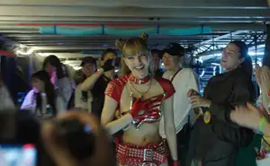 いよいよ10/12(月)、14(水)、17(土)の3日間で劇場公開されるBLACKPINKのLISA初のドキュメンタリー映画『ALWAYS LALISA』の本編からクリップ動画が公開になりました!