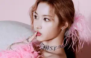 Sana says TWICE members are “irreplaceable” to one another