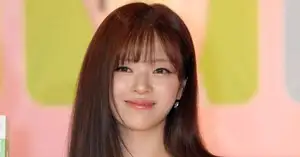 TWICE's Jeongyeon Announces Exit From JYP Entertainment, Will Remain Member of K-pop Girl Group
