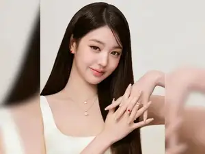 IVE's Jang Won-young is now the ambassador of Bvlgari