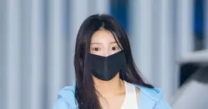 [Photo] ILLIT Won-hee shows off cute fashion - CHOSUNBIZ