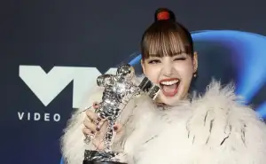 BLACKPINKのリサが「VMA 2026」で歴史を刻む。