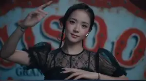 ジス(Blackpink)が「死角」のない美貌を披露