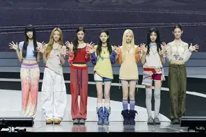 HYBEの新人ガールグループ・TUIDEがデビュー 日本人SAKI、TWICEジヒョの妹も所属