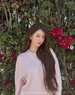 IVE's Jang Won-young Dazzles with Magazine-Ready Photos
