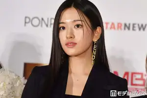 IVEユジン、ヘソ出しショーパン秋コーデで美脚スラリ「努力の賜物」「等身バランス神」と反響（モデルプレス）