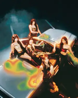LE SSERAFIM “EASY, CRAZY, HOT” Merch Pop Up x Amazon Music