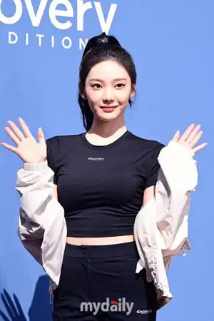 aespaのNINGNING、変装なしで明洞の街中に!自然体で魅力あふれる近況に注目(Kstyle)