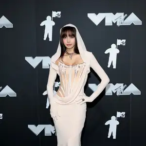 BLACKPINKリサ、世界長者番付1位「LVMH」CEOの三男と破局か!「タグ・ホイヤー」CEOフレデリック・アルノー氏
