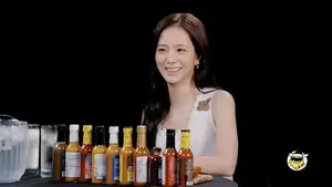 BLACKPINK's Jisoo is tough as hell on 'Hot Ones'