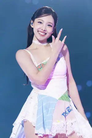 TWICEナヨン、ブラジルの特級DJアロックと手を組む…新曲を公開(朝鮮日報日本語版)