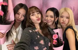 "40 Fans, 6,900-Won Rice Cakes"... BLACKPINK's Bitter 10th Anniversary [Breakthrough]