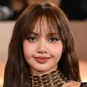御曹司とは破局!? BLACKPINKリサ、メットガラ後の「親密ツーショット」で新ロマンス説が急浮上(25ans(ヴァンサンカン))
